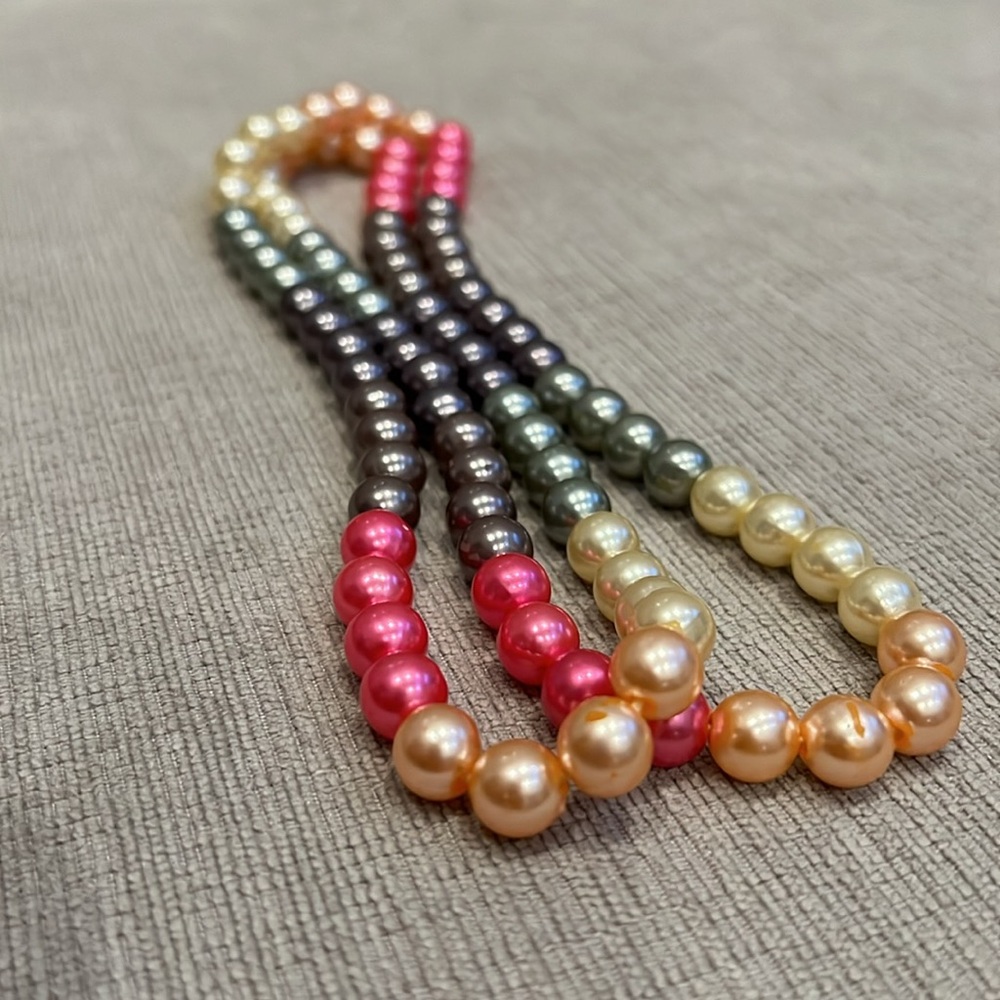 VINTAGE✨ 6 toned faux pearl classy necklace